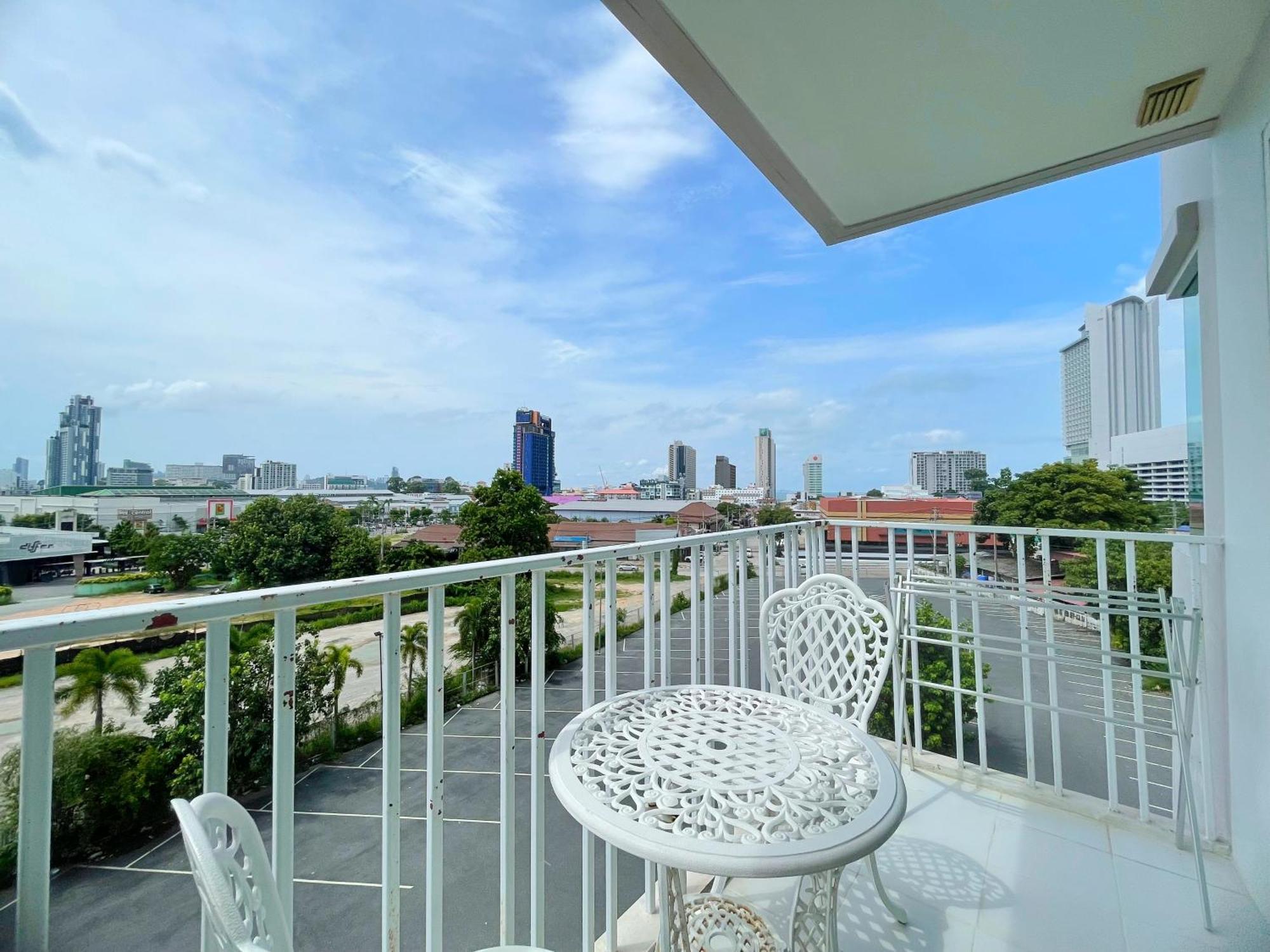 Baan Pattaya By Sabai Hotell Exteriör bild
