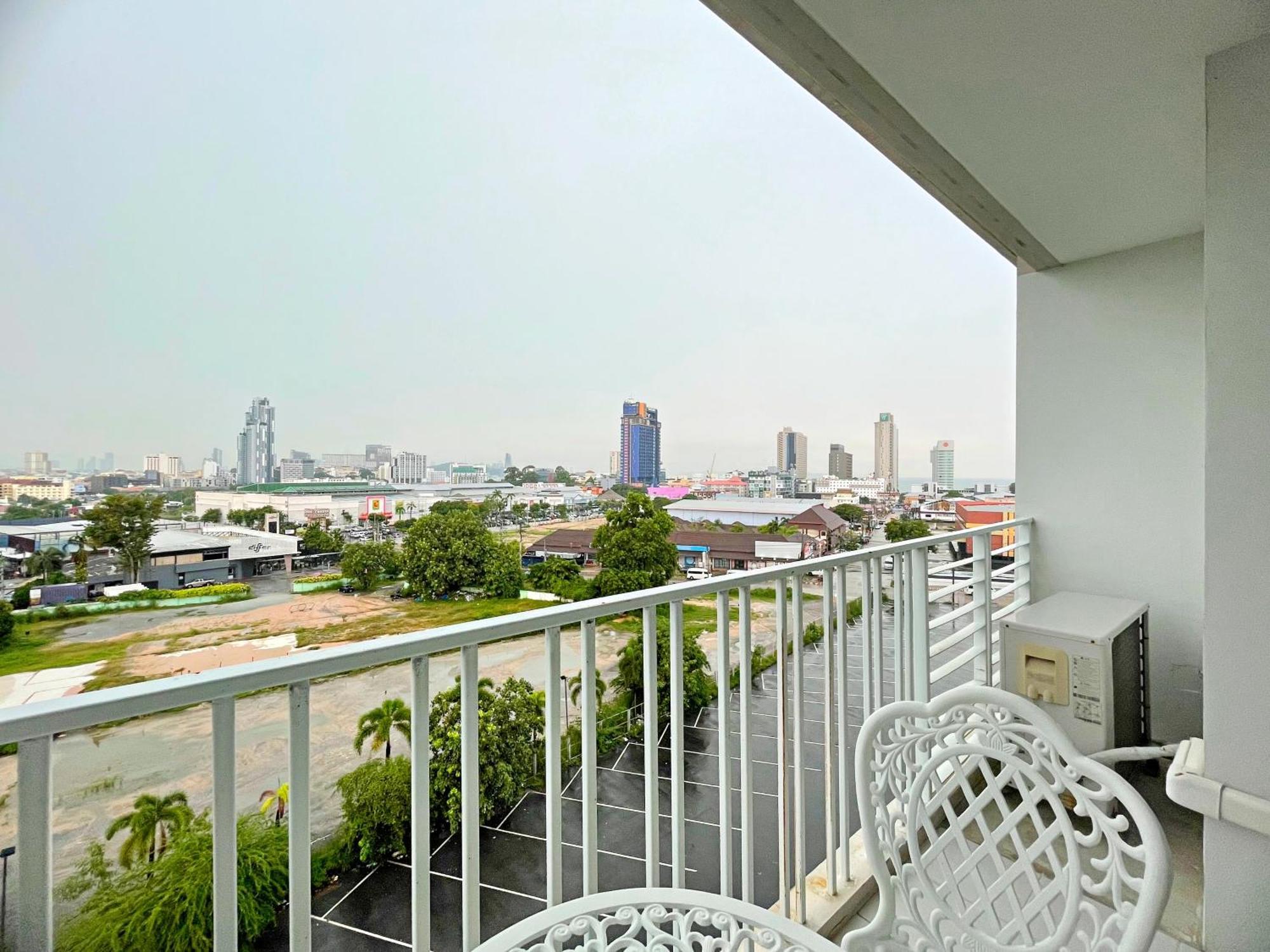 Baan Pattaya By Sabai Hotell Exteriör bild